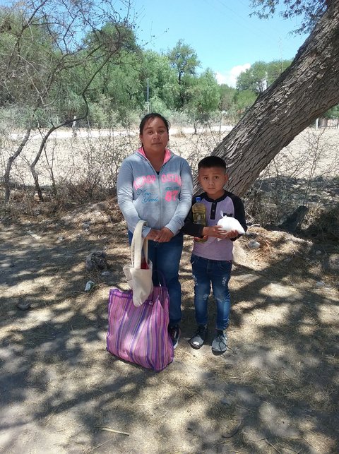 Angelica Cruz y su hijo Eric.